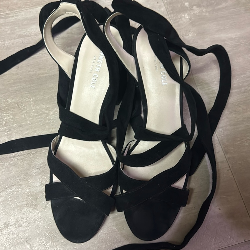 Kanneth Cole 2inch thick heels